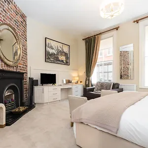 5* Gasthof The Merchant House